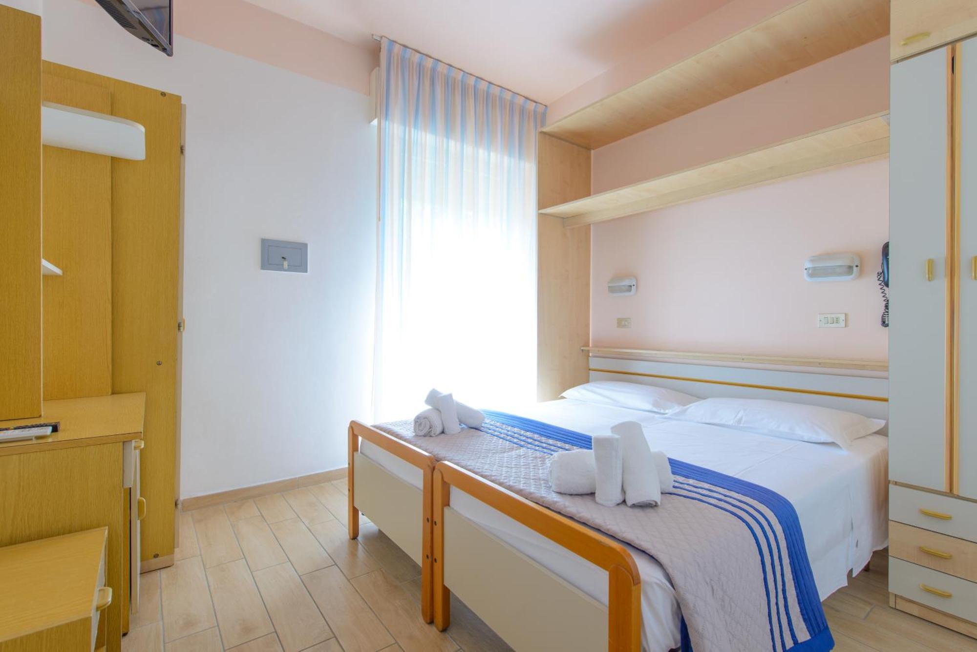 Hotel Colorado Rimini Kültér fotó