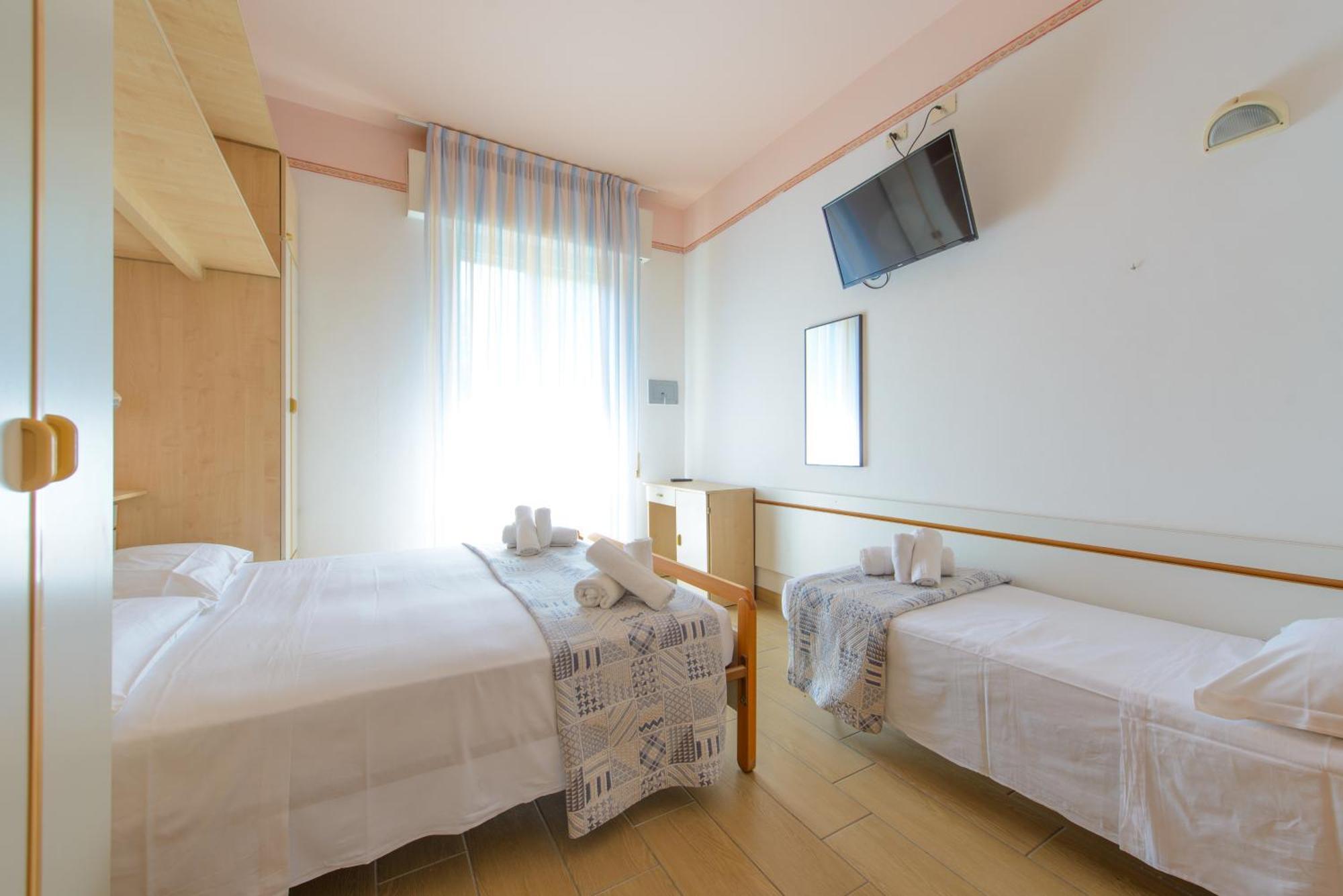 Hotel Colorado Rimini Kültér fotó