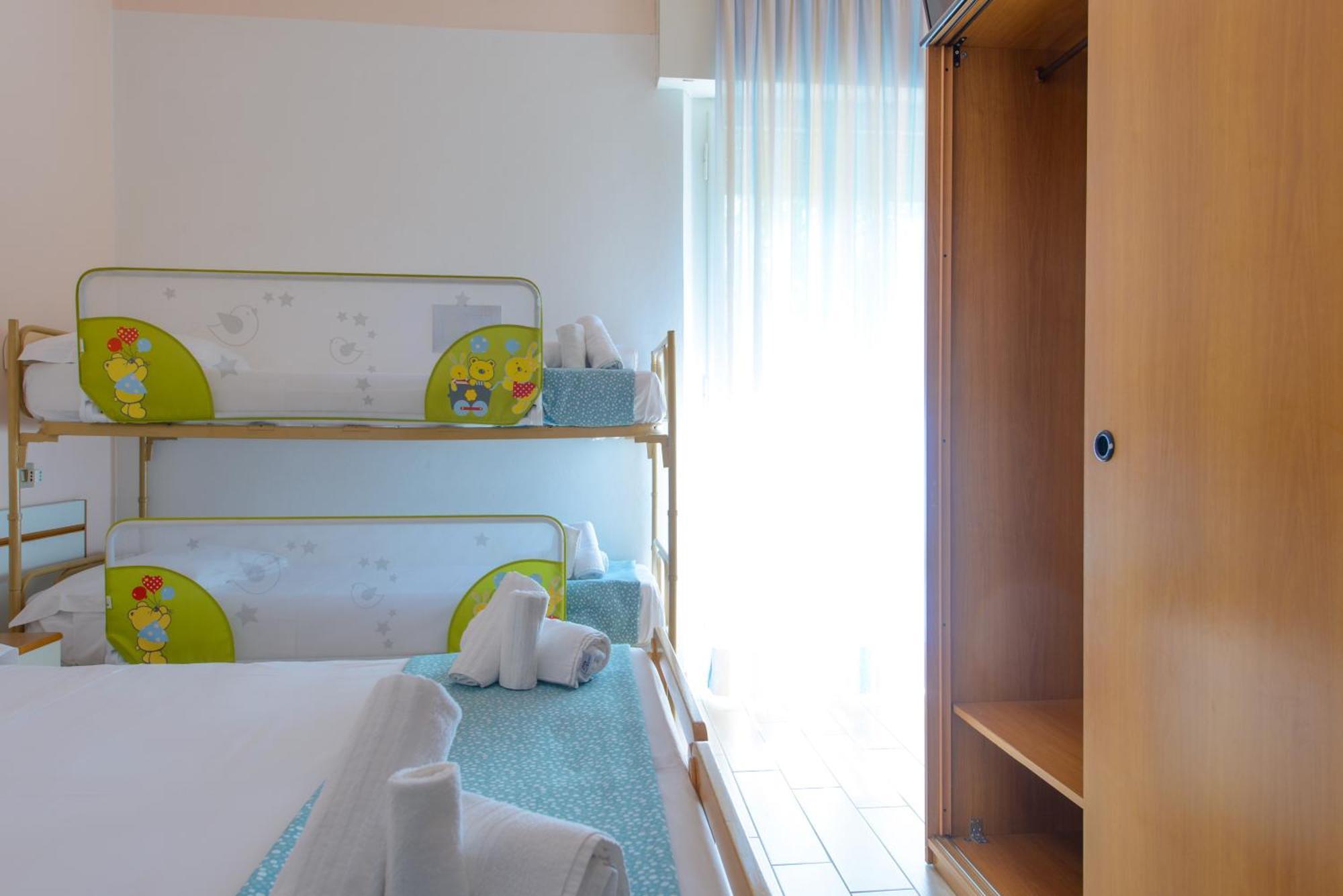 Hotel Colorado Rimini Kültér fotó