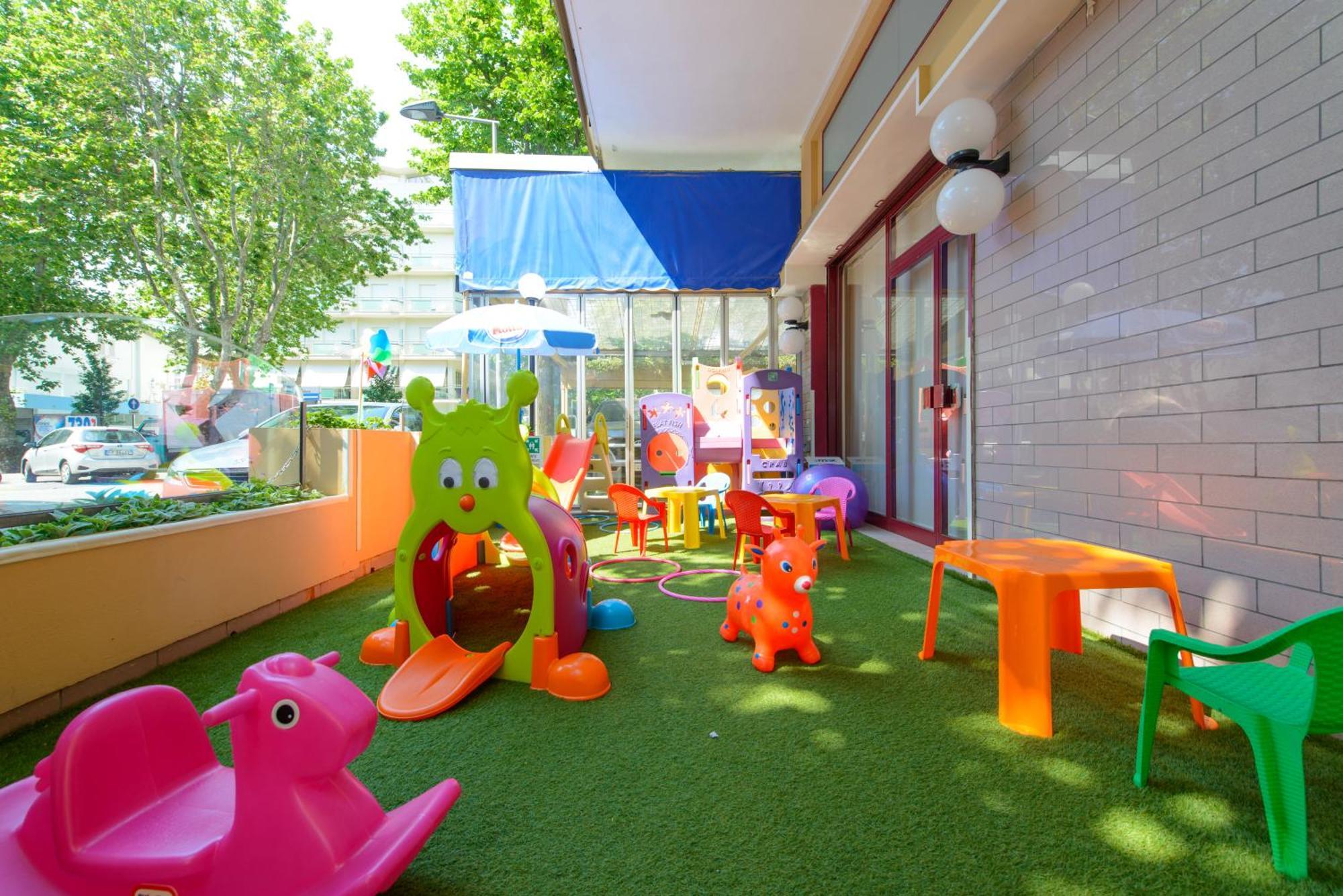 Hotel Colorado Rimini Kültér fotó