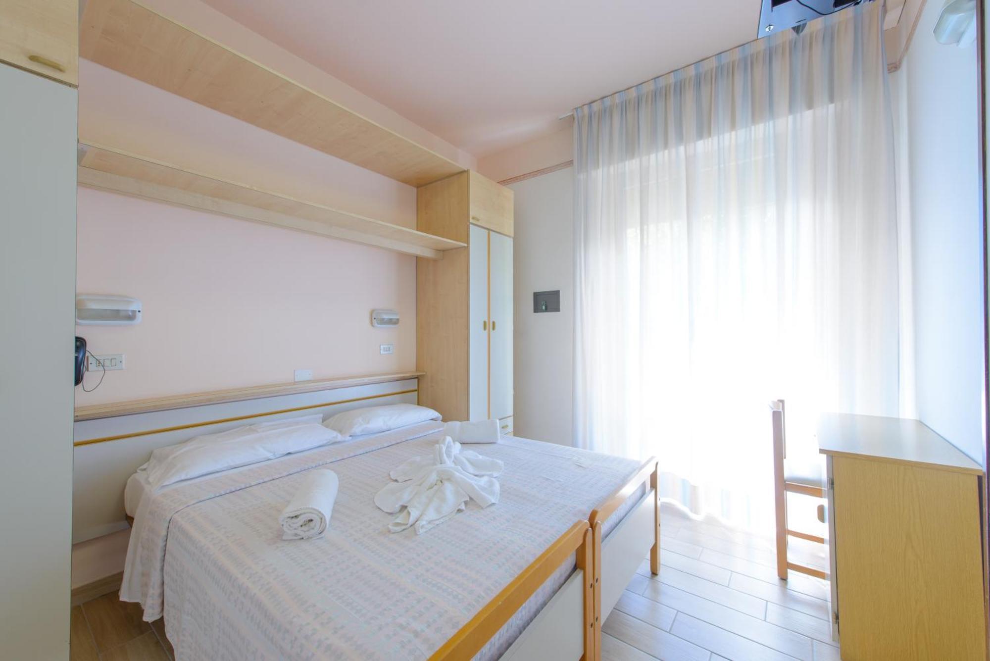 Hotel Colorado Rimini Kültér fotó