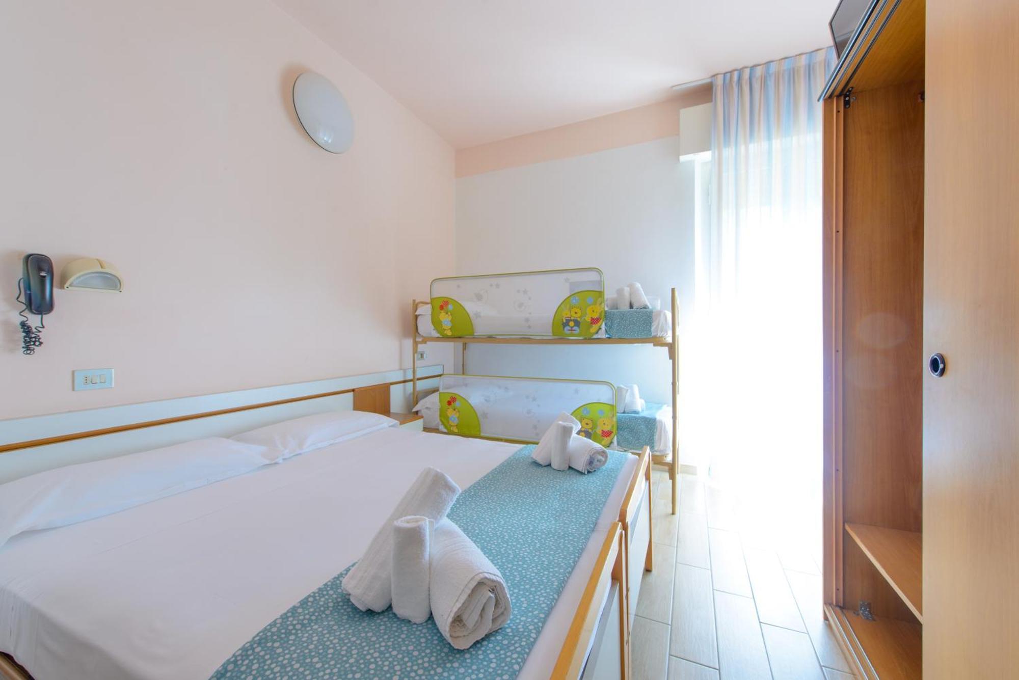 Hotel Colorado Rimini Kültér fotó