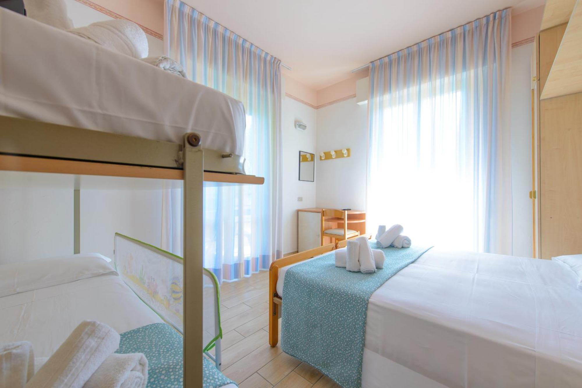 Hotel Colorado Rimini Kültér fotó