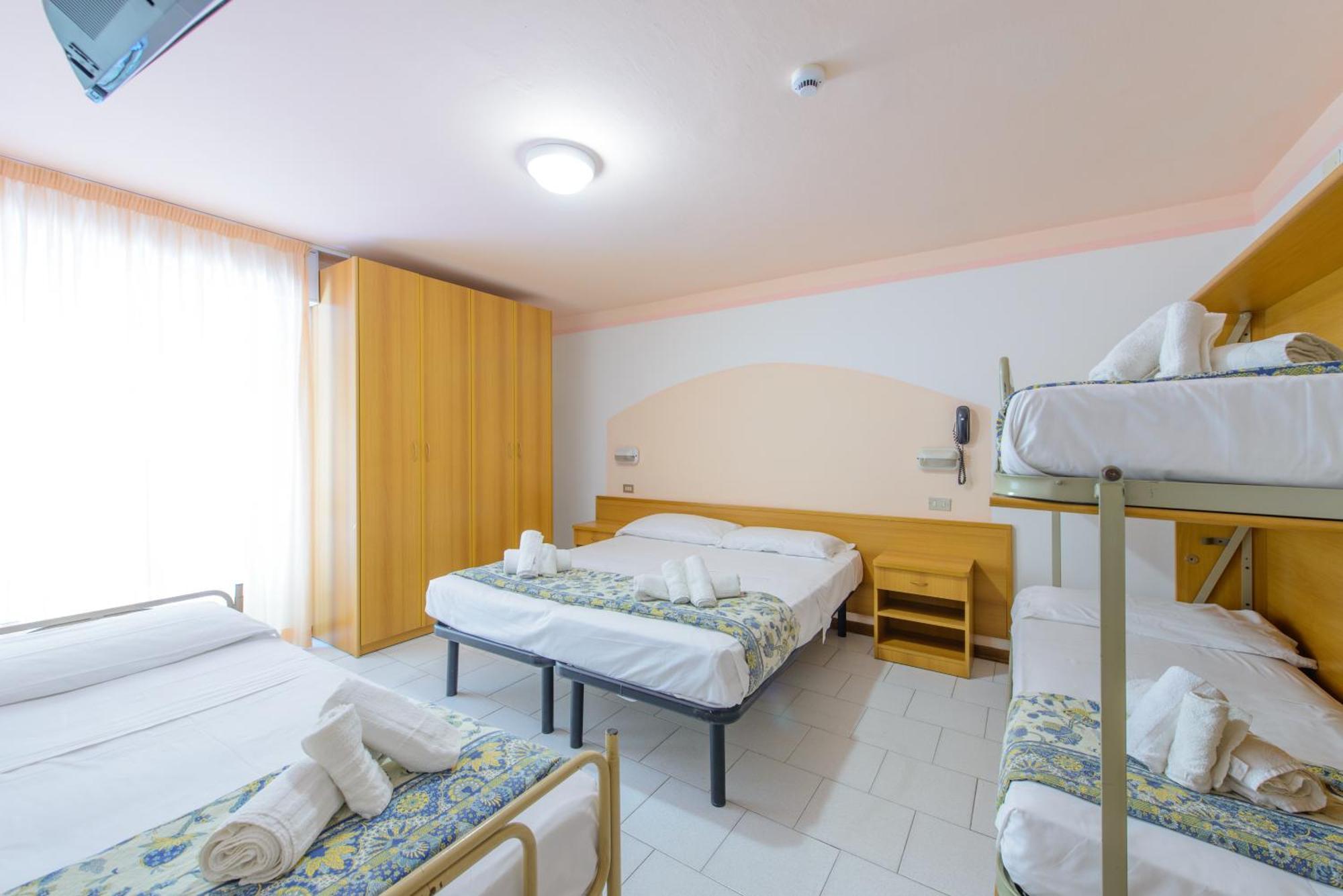 Hotel Colorado Rimini Kültér fotó
