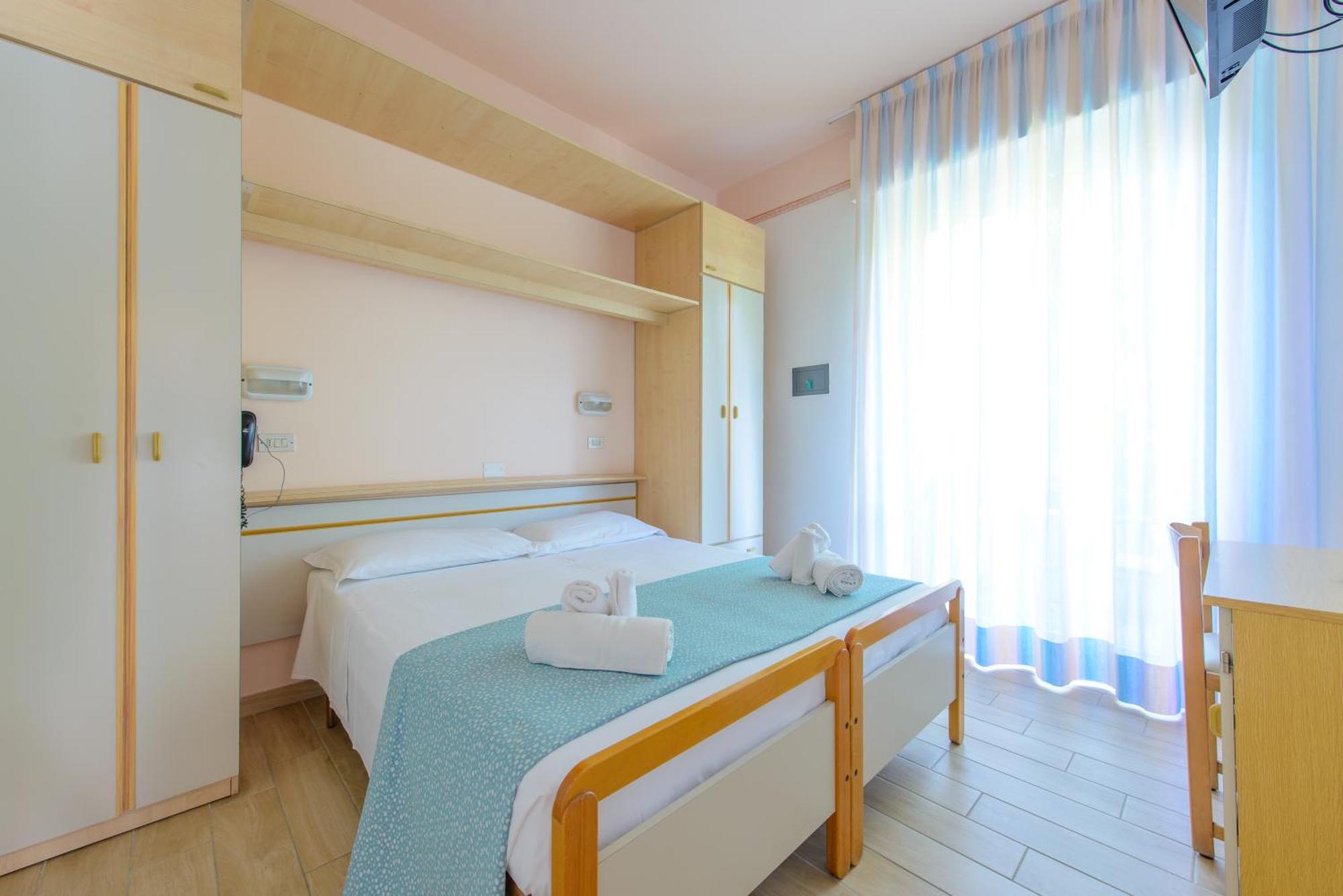 Hotel Colorado Rimini Kültér fotó